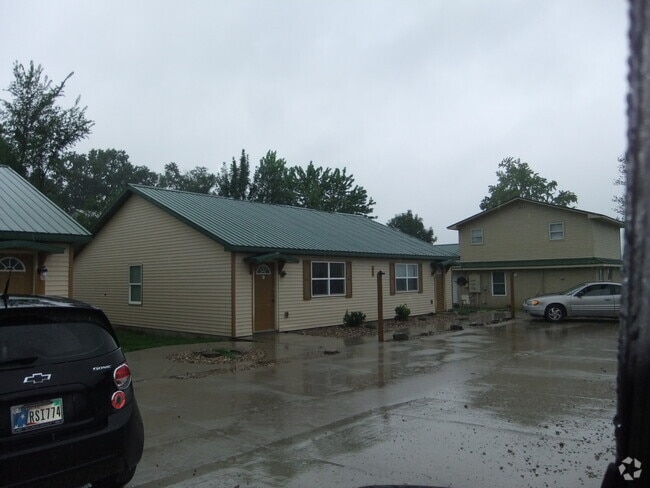 Building Photo - 8406 S US Highway 41 Unit A Rental