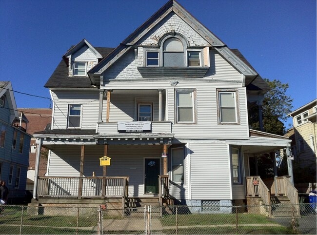 Building Photo - 1071 Iranistan Ave