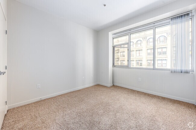 2BR, 2BA - 984SF - Primary Bedroom