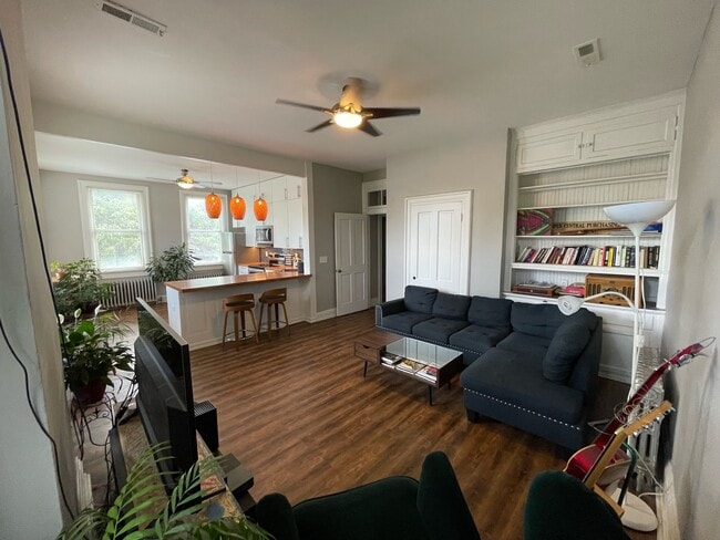 Building Photo - 845 Isabella St Unit Upstairs Rental