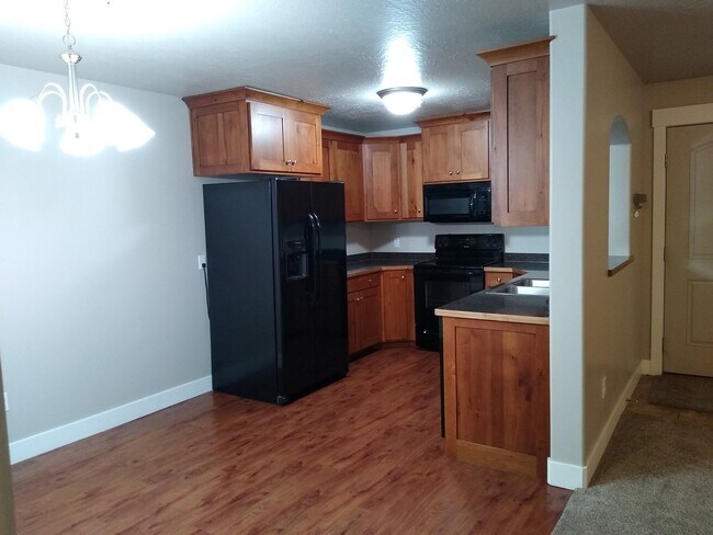 Kitchen/Dining - 1045 S 1700 W Unit 1520