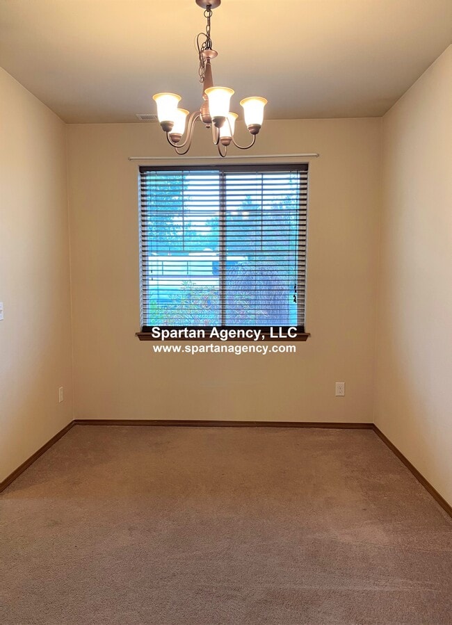 Photo - 912 Grinnell Ave SW