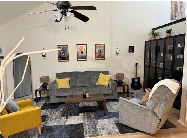 Photo - 1603 Brentwood Dr Unit Beverly oaks