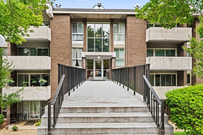 Photo - 2403 Charlemagne Cir