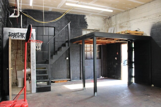 Photo - 4 W Cecil Ave Unit 8