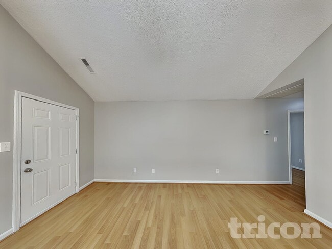 Photo - 5000 Poplar Glen Dr