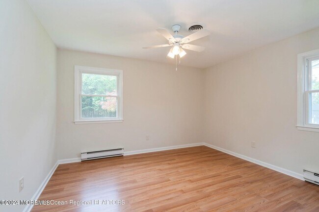 Photo - 15 Westbrook Dr