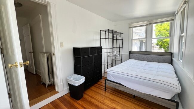 Building Photo - 24 Chetwynd Rd Unit Apt 2