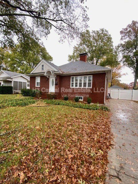 Photo - 1215 W Main St