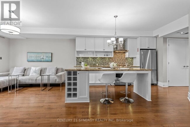 Photo - 808 Bronson Ave Unit 312