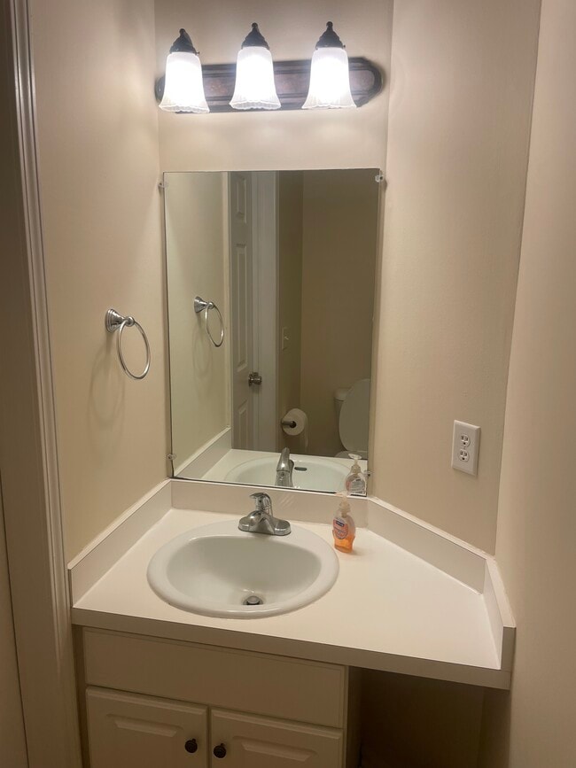 Photo - 1727 Andover Blvd Casa