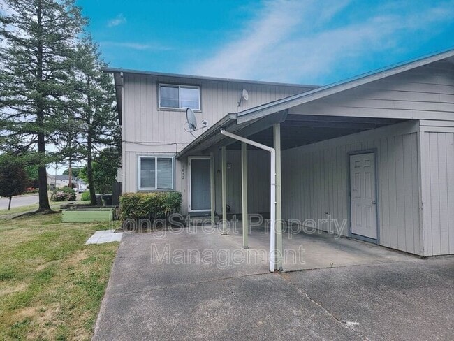 Photo - 1622 College St