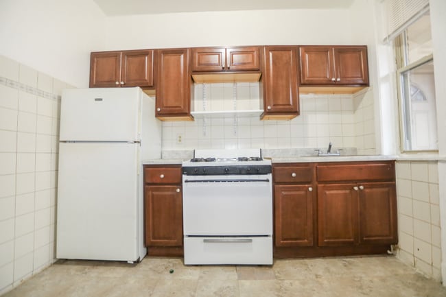 Photo - 4747 N Kenneth Ave Unit 3