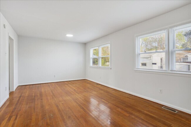 Photo - Granger Court - Hampton