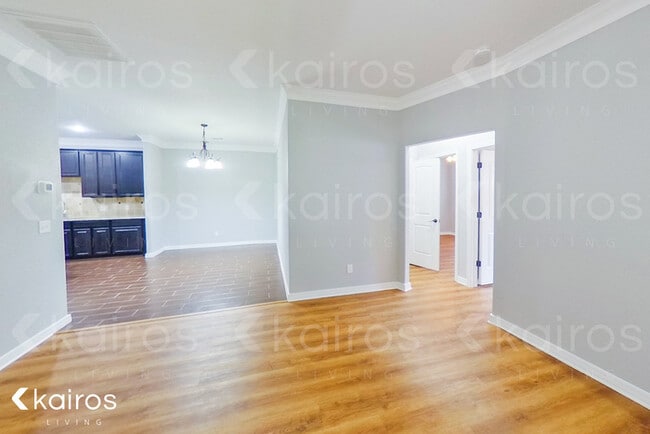 7133 Mosley St