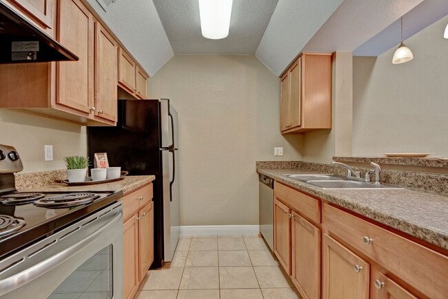 Building Photo - Las Colinas Rental