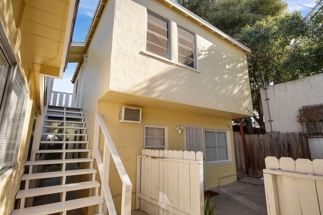 Photo - 4415-4419 VAN DYKE AVENUE % Unidad 4417 Van Dyke Ave