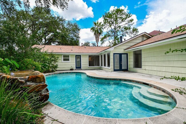 Photo - 5015 Grape St