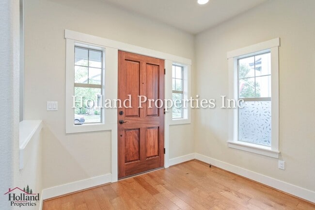 Photo - 28733 SW Finland Ave