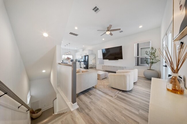 Photo - 1102 Paul Quinn St