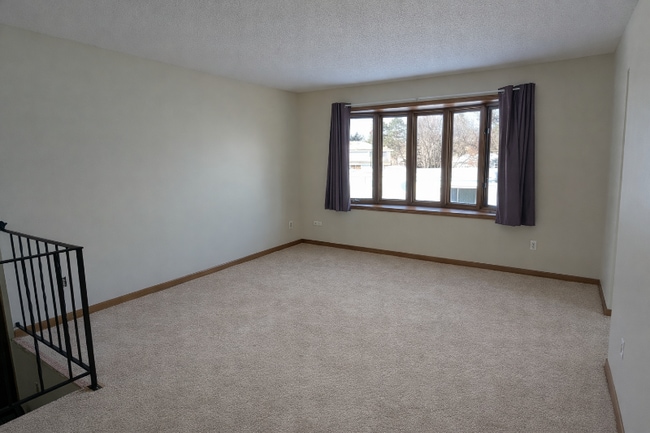 Photo - 10563 Martin St NW