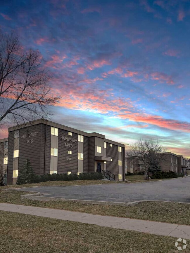 Building Photo - The Place at Hainesway Rental