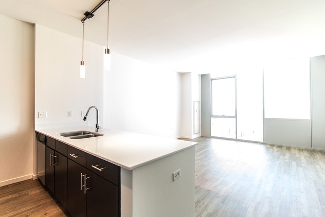 Photo - 810 W Grace St Unit 1210