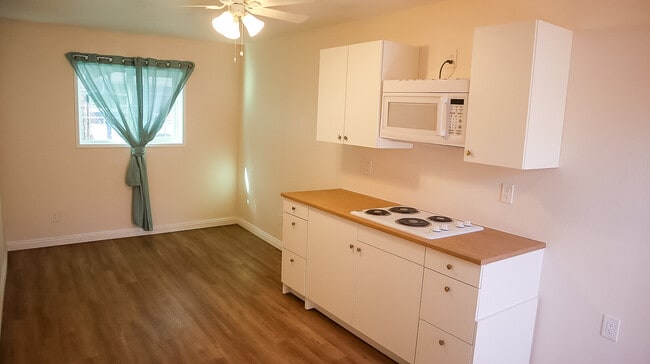 Photo - 1347 Genevieve St Unidad B