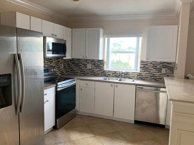 Photo - 5900 Azalea Cir