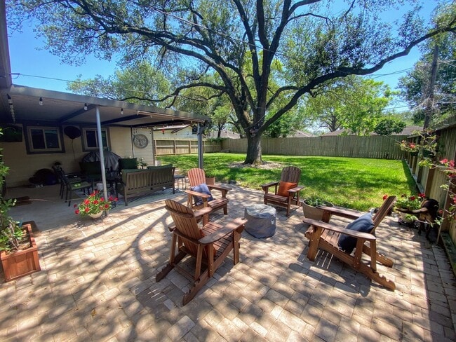 Building Photo - 4111 Hill Oak Dr