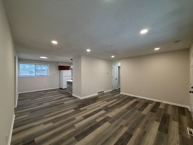 Photo - 3011 Peterson St