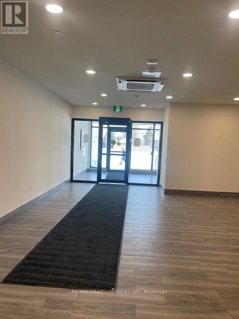 Photo - 191 Elmira Rd S Unité 411