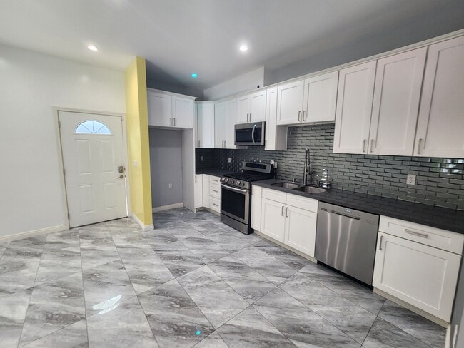 Photo - 6827 Murietta Ave