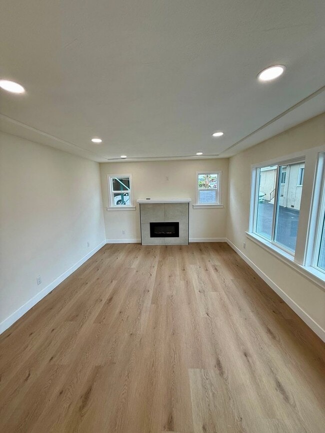 Photo - Completely Remodeled Single Family House! Unidad 21472 Ocean View Dr.