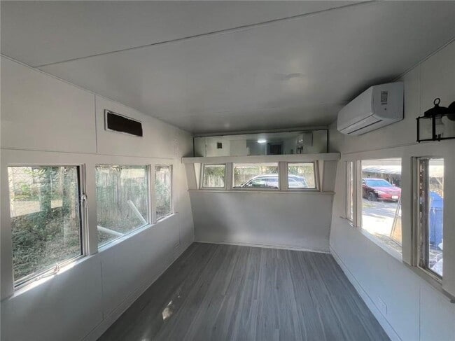 Photo - 290 Clay Dr SE