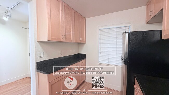 Photo - Beautiful two-story residence with 2 bedrooms, 2 bathrooms and balcony with views of the city loc...