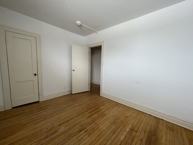 Photo - 28W573 Stafford Pl