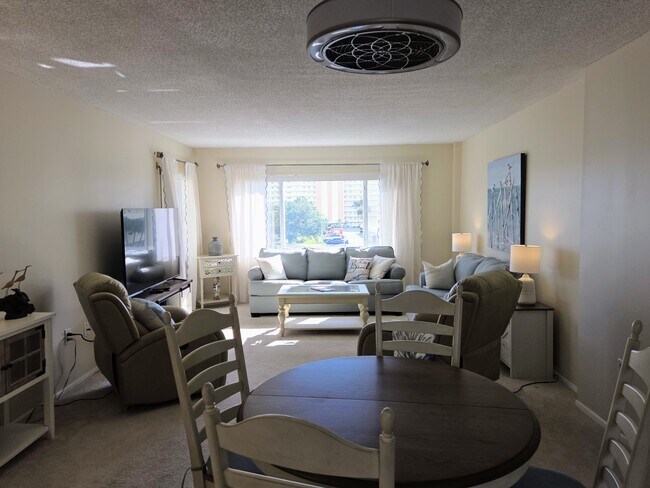 Photo - 4650 Cove Cir