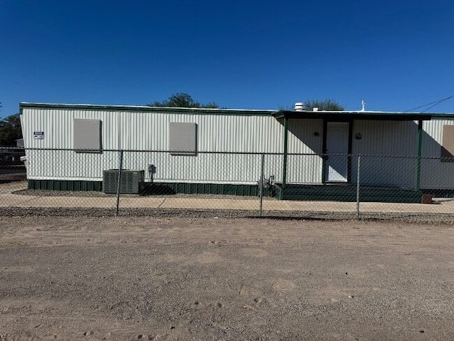 Building Photo - Parially Furnished 2BR 1BA Remodeled-Fenced Yard + RV/Coach cement Parking