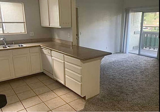 Photo - 830 W Lincoln Ave