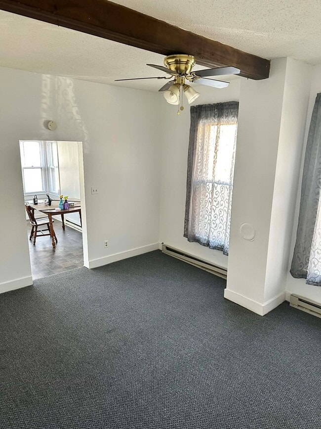 Photo - 19385 Main St