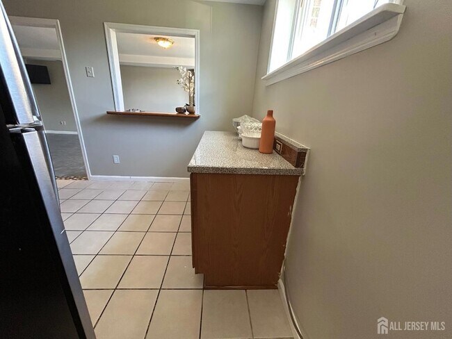 Photo - 205 College Dr