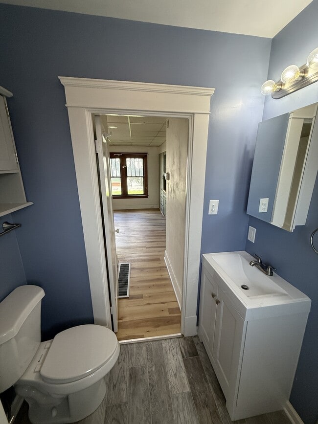 Photo - 2232 Youngstown Rd SE