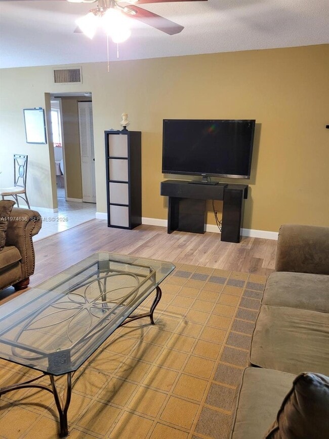 Photo - 2031 Dewey St Unit 302