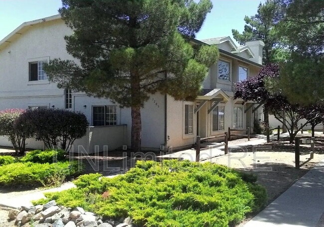 Building Photo - 3285 N Hedgewood Dr Unit B