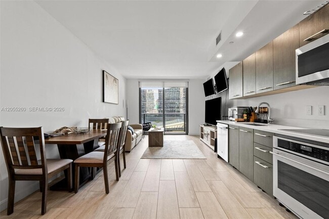 Photo - 45 SW 9th St Unidad 1109