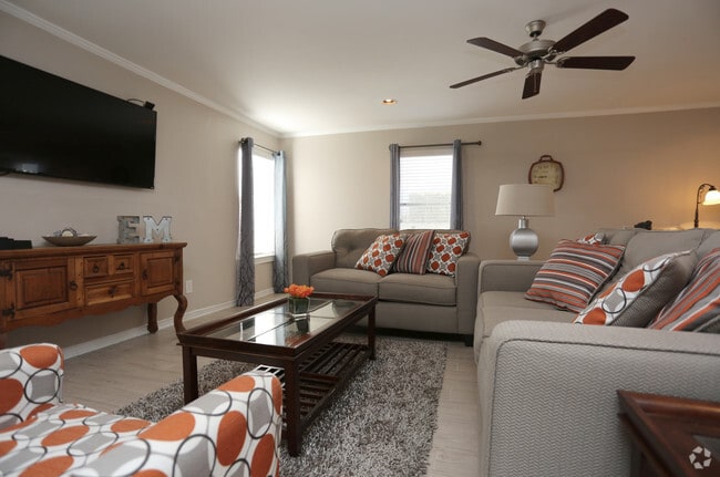 Photo - Encore on Mustang