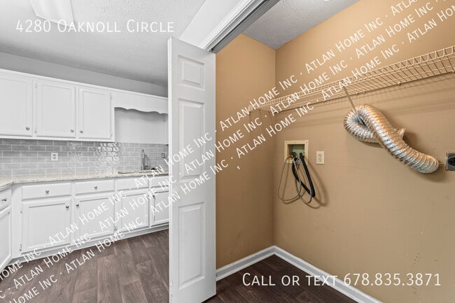 Photo - 4280 Oaknoll Cir
