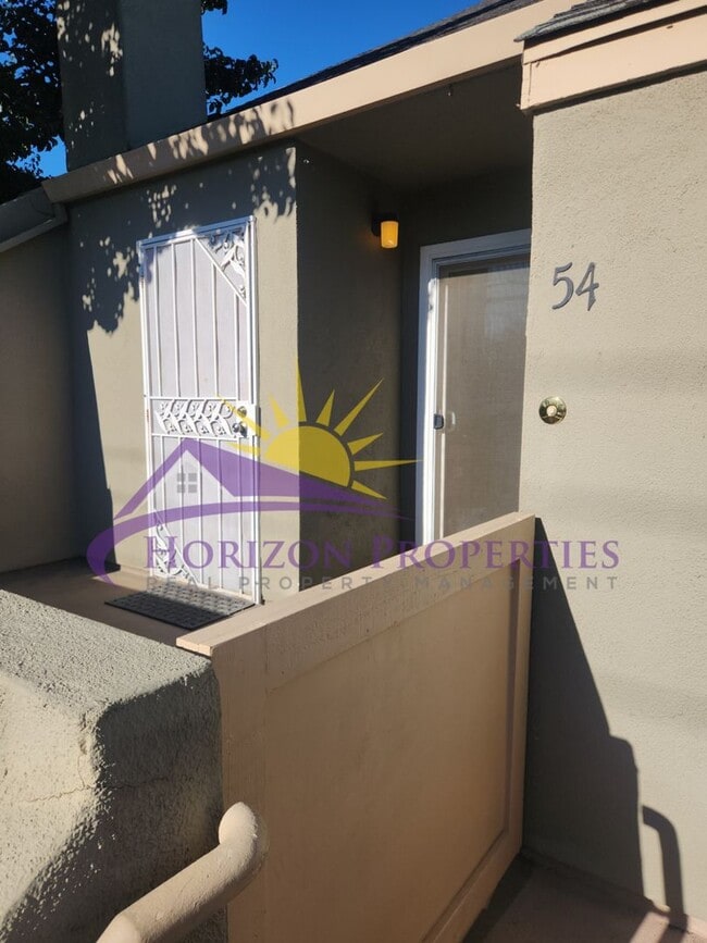 Building Photo - 1 Bed 1 Bath with bonus loft 724 sq ft. Condo Unit 54