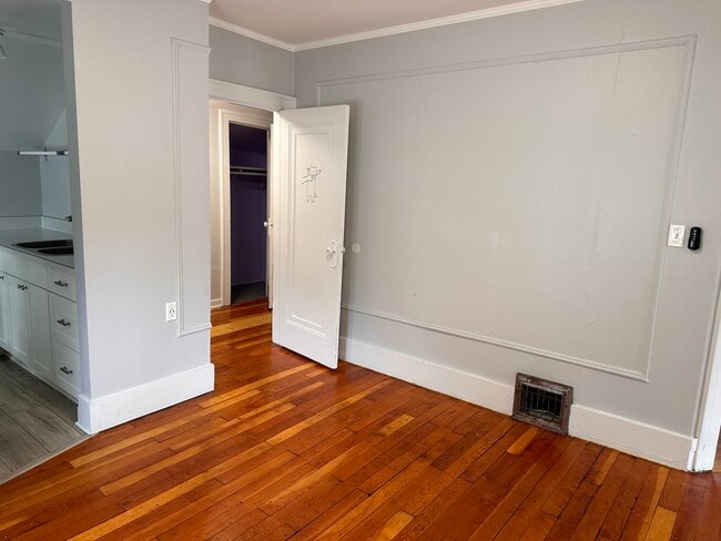 dining room - 24 Corinne St SW
